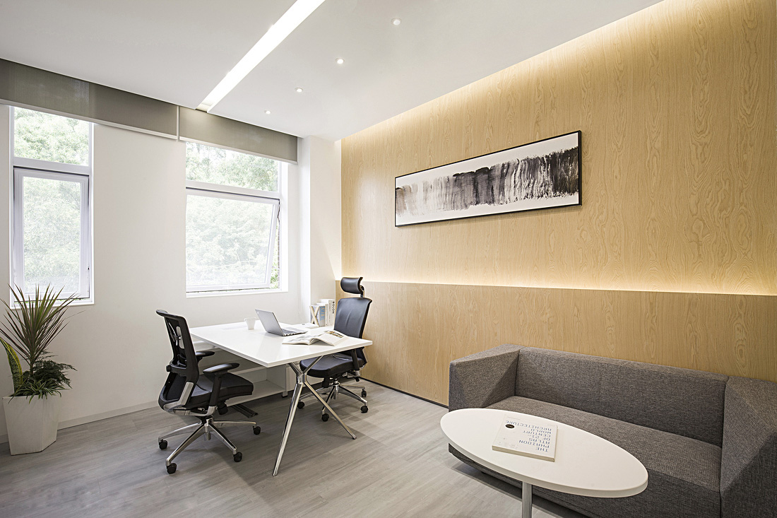 5e69efd9342e0.jpg 领导办公.jpg